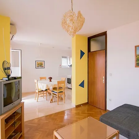 Apartment Bol *