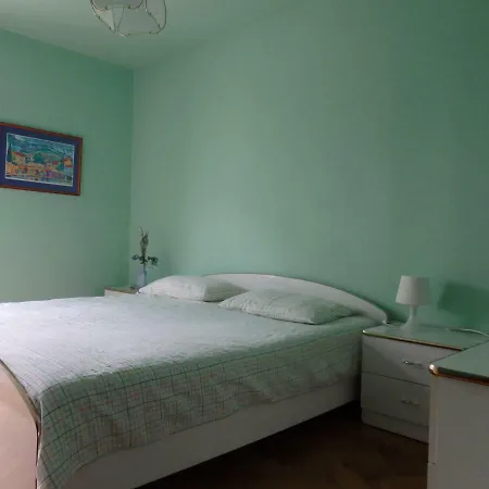 Apartment Bol *