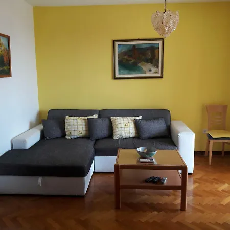 Apartment Bol *